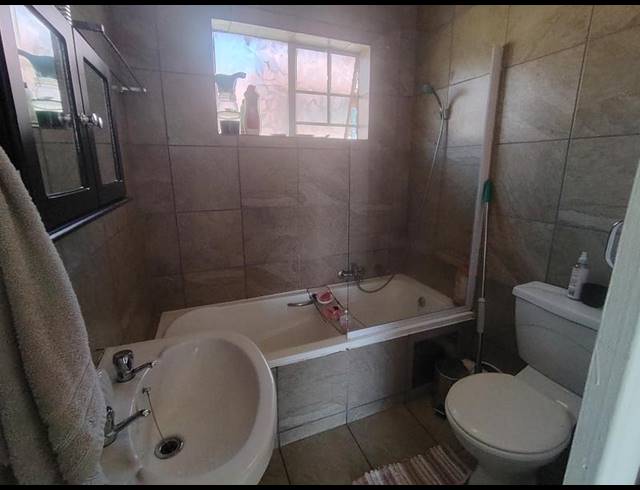 2 BEDROOM PROPERTY TO RENT IN ZWARTKOP